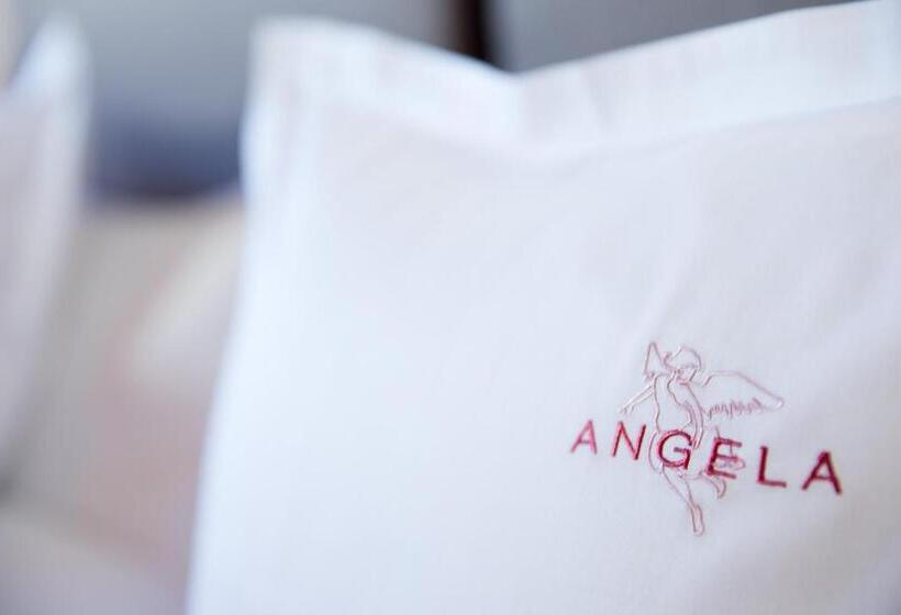 标准单人间, Angela