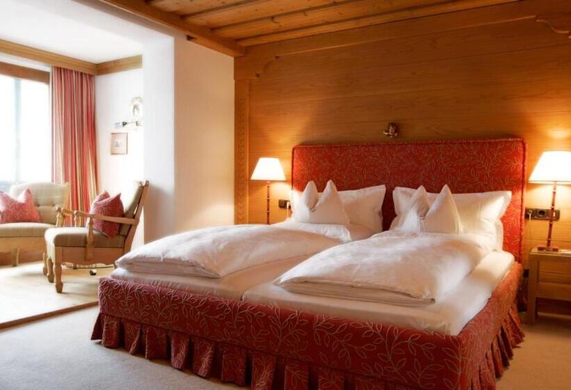 高级大房间, Angela