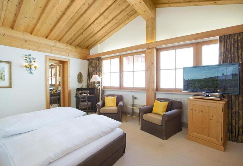 高级大房间, Angela