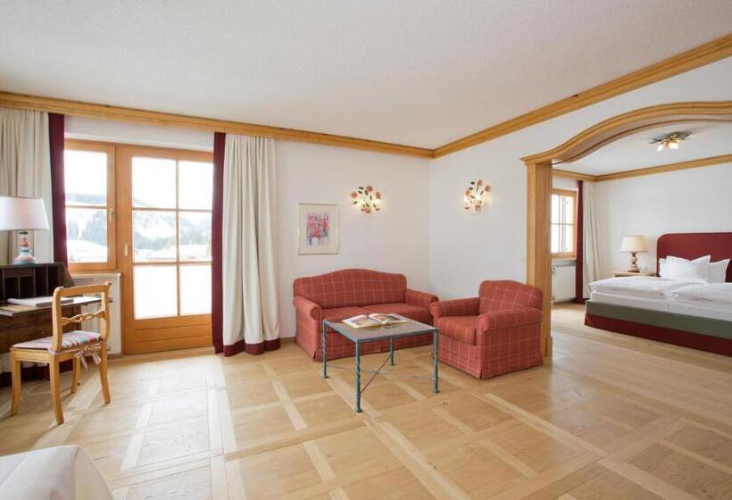 高级套房, Angela