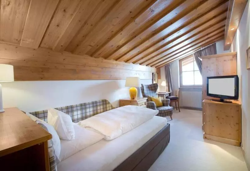 1 Bedroom Penthouse Apartment, Angela