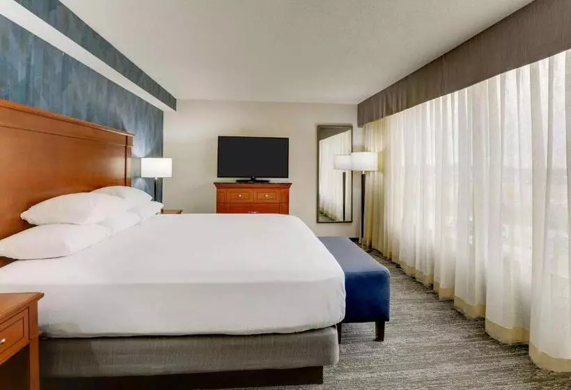 キングサイズベッドのデラックススイート, Drury Inn & Suites St. Louis St. Peters