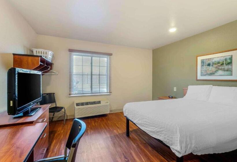 Номер Стандарт, Extended Stay America Select Suites  Cleveland  Mentor