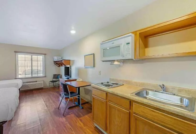 ２ダブルベッドのスタンダードルーム, Extended Stay America Select Suites  Cleveland  Mentor