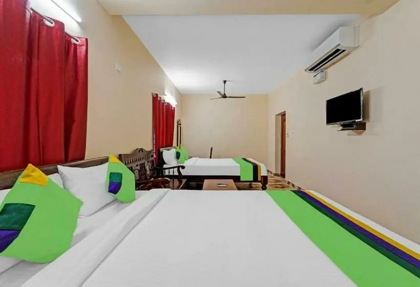 デラックスルーム, Sri Saveraa Residency