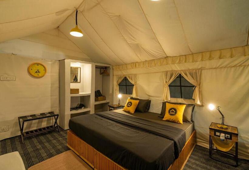 Tenda Padrão, The Hosteller Kasol Riverside