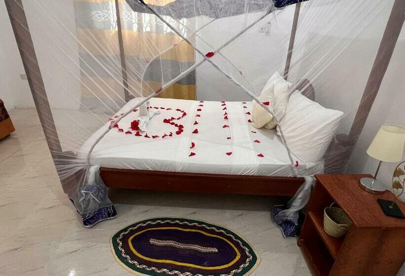 اتاق لوکس با تخت بزرگ, Nungwi Beach Front