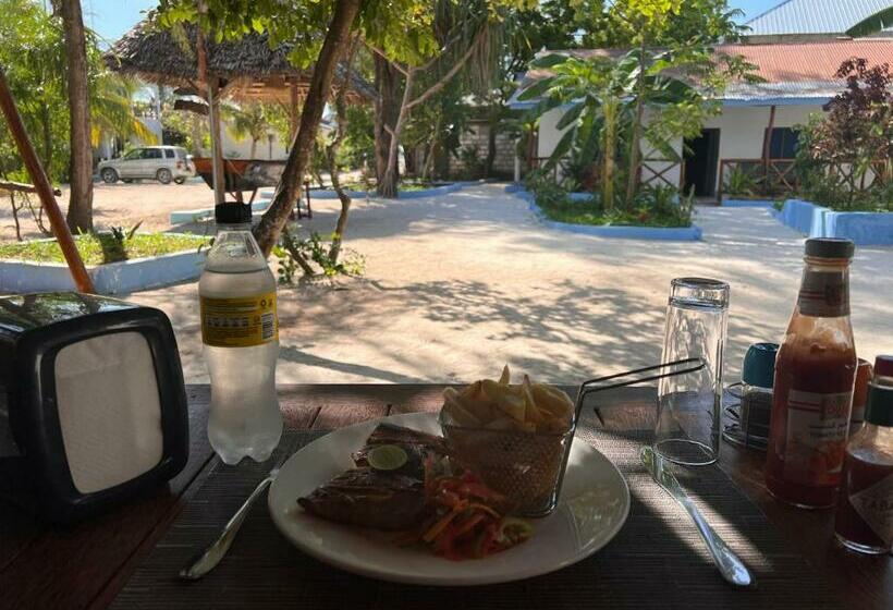 اتاق لوکس با تخت بزرگ, Nungwi Beach Front