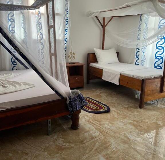 اتاق راحتی سه تخته, Nungwi Beach Front