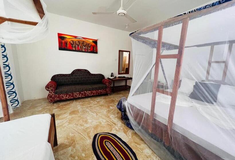 اتاق راحتی سه تخته, Nungwi Beach Front