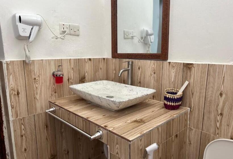 اتاق راحتی سه تخته, Nungwi Beach Front