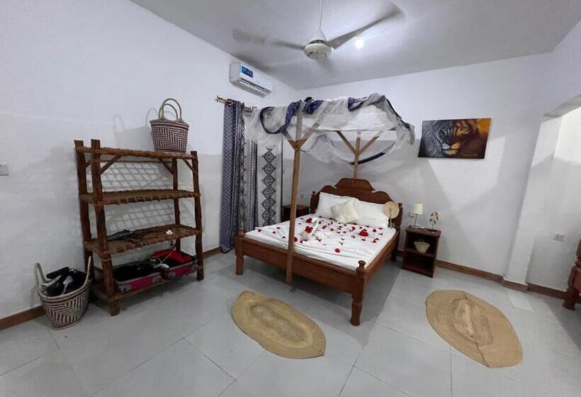 اتاق خانوادگی, Nungwi Beach Front