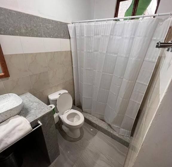 اتاق خانوادگی, Nungwi Beach Front