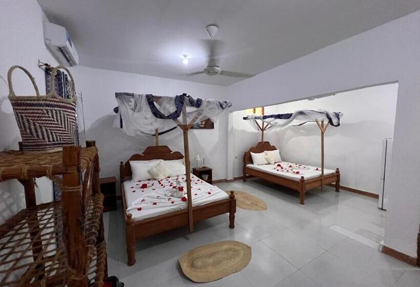 اتاق خانوادگی, Nungwi Beach Front