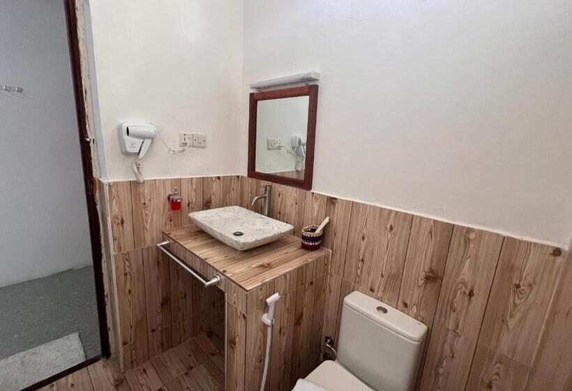 اتاق لوکس با تخت بزرگ, Nungwi Beach Front