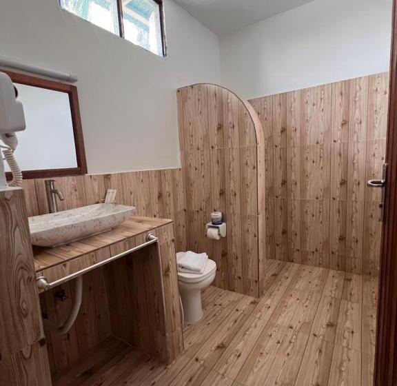 اتاق لوکس با تخت بزرگ, Nungwi Beach Front