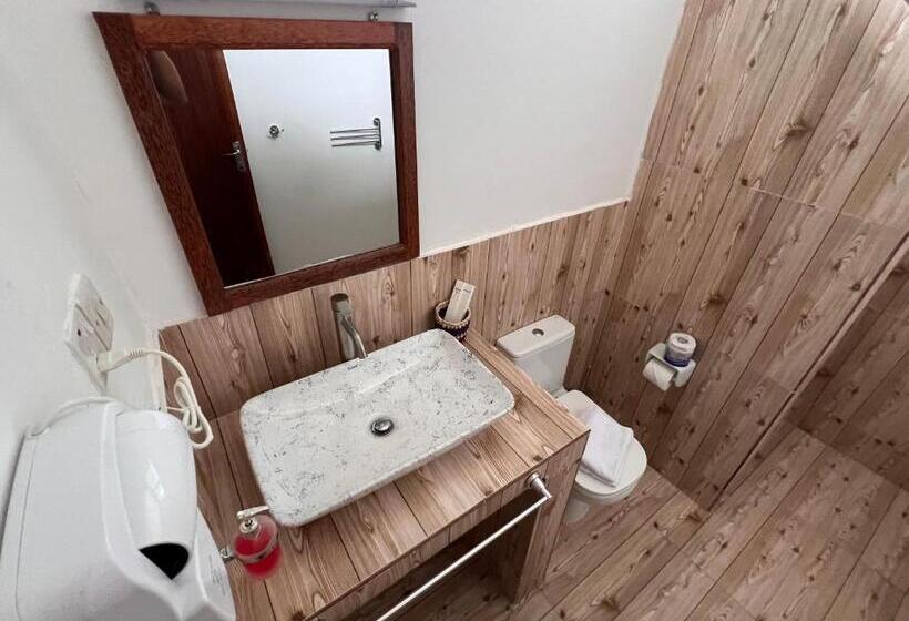 اتاق لوکس با تخت بزرگ, Nungwi Beach Front