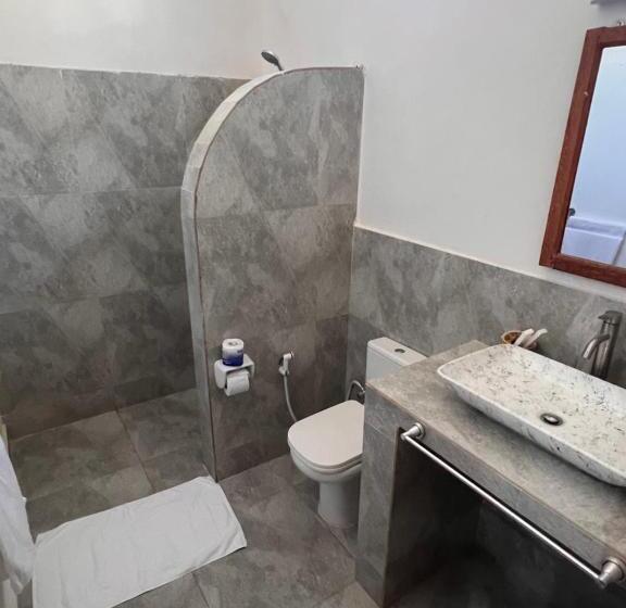 اتاق لوکس با چشمانداز باغ, Nungwi Beach Front