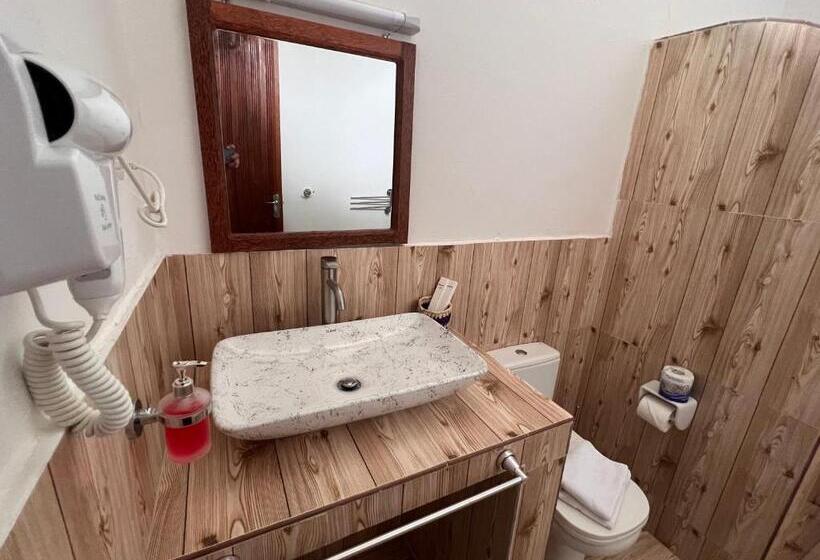 اتاق لوکس با چشمانداز باغ, Nungwi Beach Front