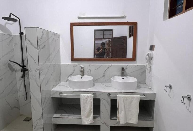 اتاق خانوادگی, Nungwi Beach Front