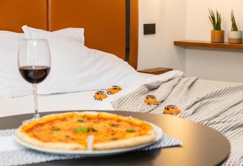 חדר סטנדרט לשלושה, Iknos Accommodation