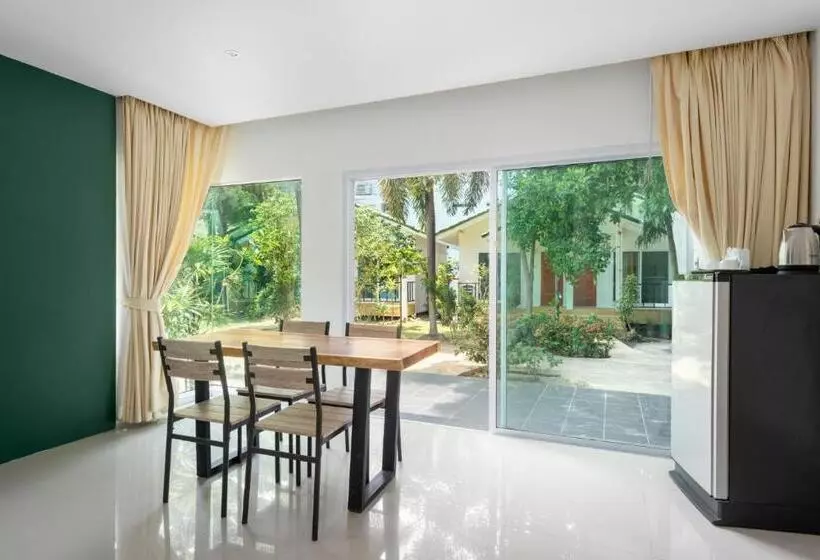 اتاق لوکس سه تخته, 4u Resort Samui