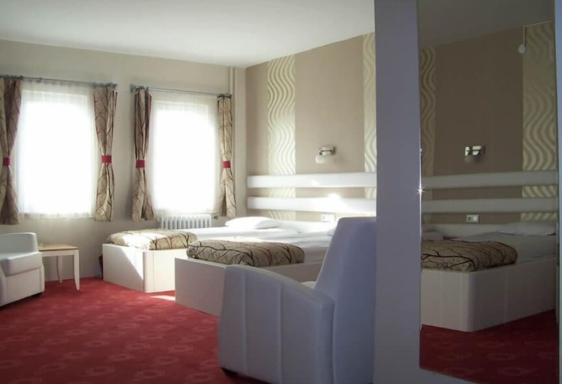 غرفة قياسية, Corum Buyuk Otel