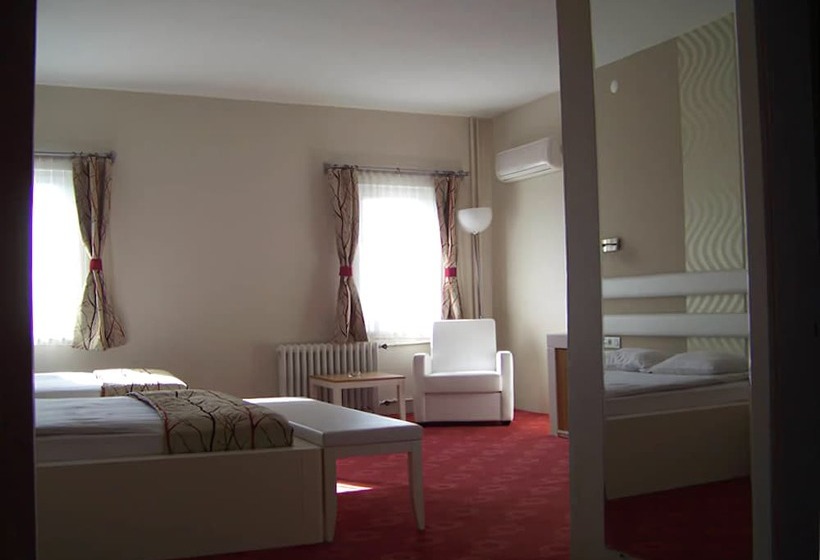 غرفة قياسية, Corum Buyuk Otel