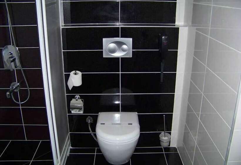 غرفة قياسية, Corum Buyuk Otel