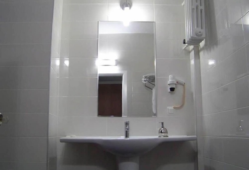 غرفة قياسية, Corum Buyuk Otel