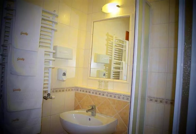 スタンダードトリプルルーム, Geréby Kúria Hotel és Lovasudvar