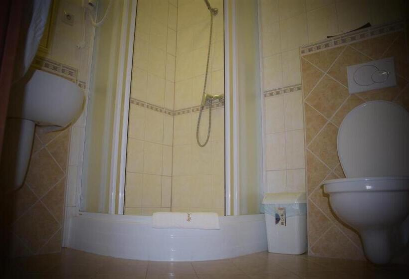 غرفة قياسية رباعية, Geréby Kúria Hotel és Lovasudvar