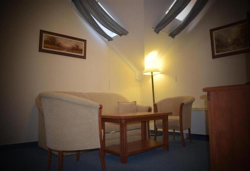 غرفة قياسية رباعية, Geréby Kúria Hotel és Lovasudvar