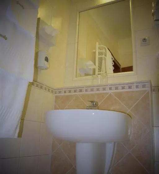 スタンダード４人部屋, Geréby Kúria Hotel és Lovasudvar