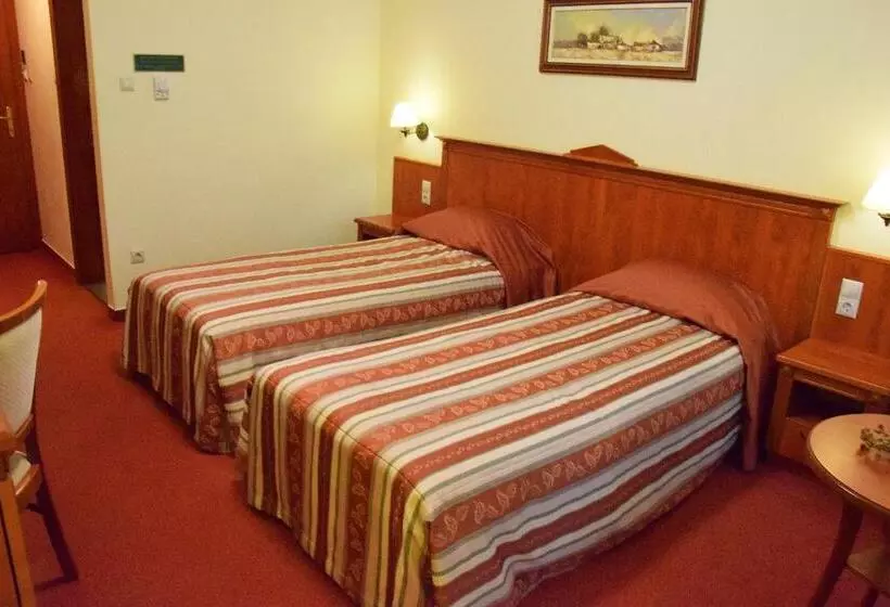 スーペリアールーム, Geréby Kúria Hotel és Lovasudvar