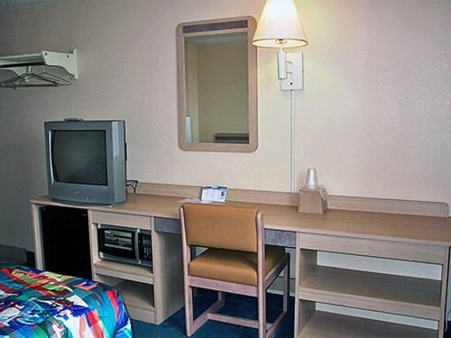 Номер Стандарт 2 Двуспальные Кровати, Americas Best Value Inn Jefferson City