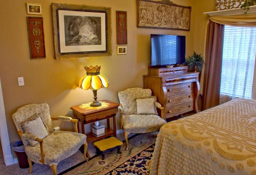 Люкс, Big Yellow Inn