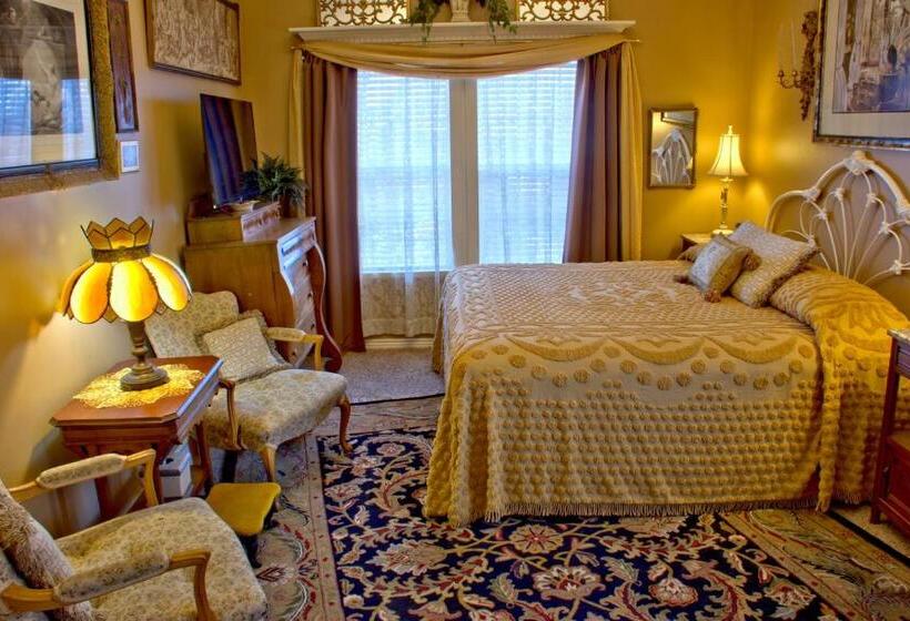 Люкс, Big Yellow Inn