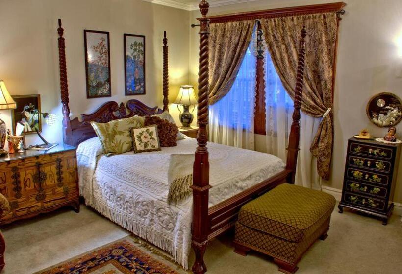 Люкс Повышенной Комфортности, Big Yellow Inn