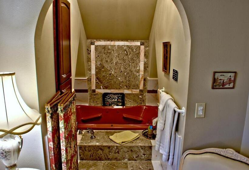 Люкс Повышенной Комфортности, Big Yellow Inn