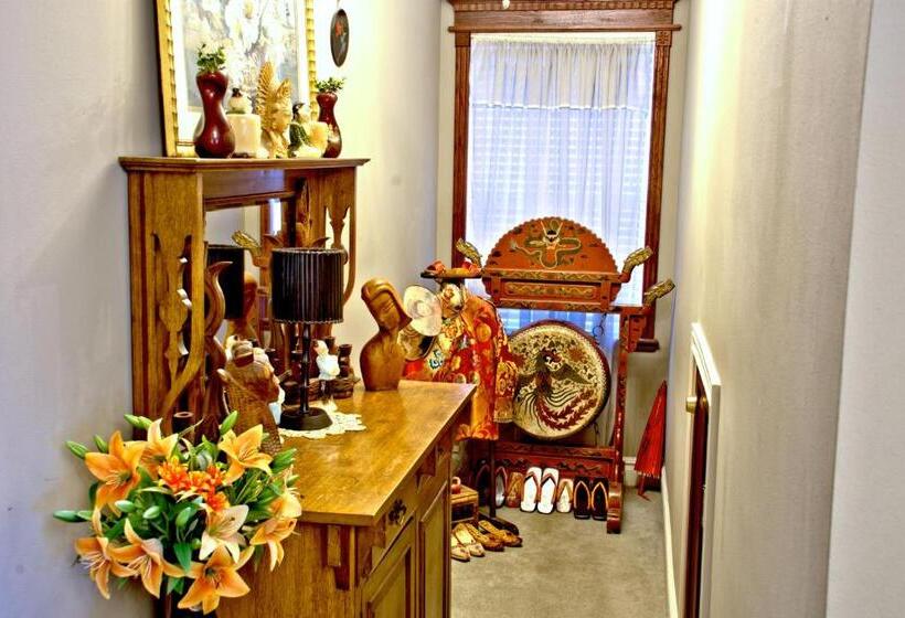 Люкс Повышенной Комфортности, Big Yellow Inn