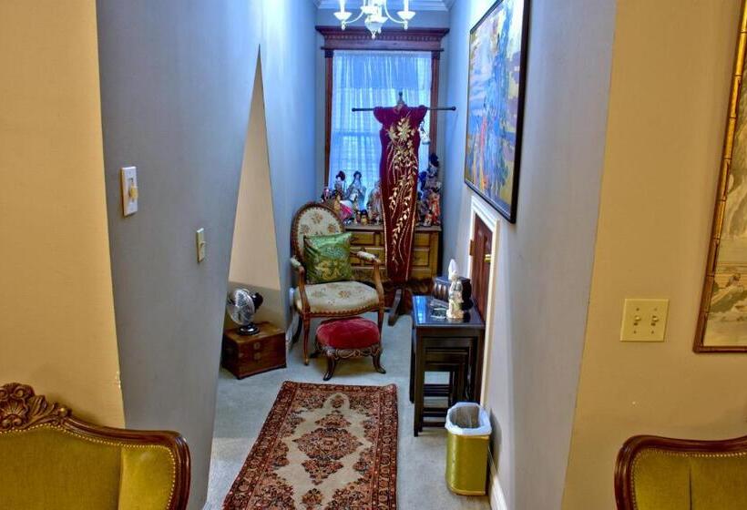 Люкс Повышенной Комфортности, Big Yellow Inn