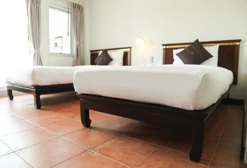 디럭스 룸, De Karon