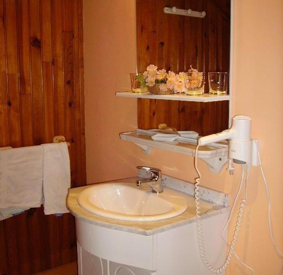 Номер Стандарт Трехместный, Hôtel La Vallée