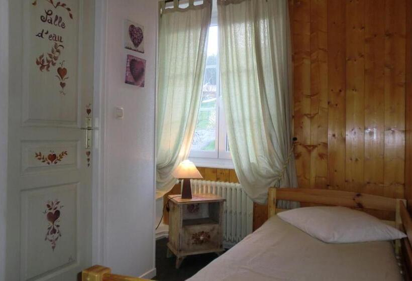 Номер Стандарт Трехместный, Hôtel La Vallée