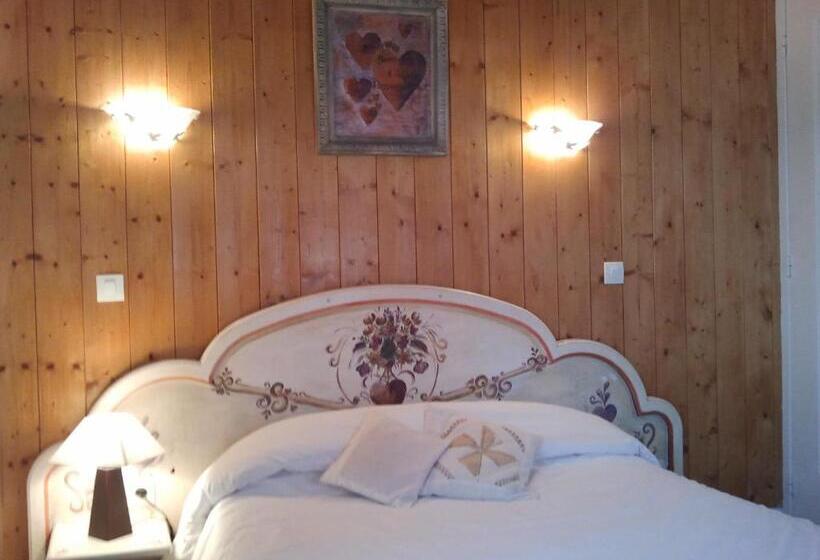 Номер Стандарт Трехместный, Hôtel La Vallée