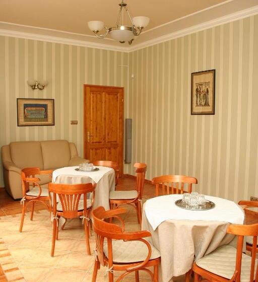 غرفة قياسية, élet Es Energia Egészségjavító Szalon