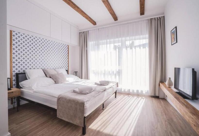 Апартаменты 2 Спальни, Mathias Rex