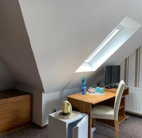 חדר אקונומי, Penzión Tiberia