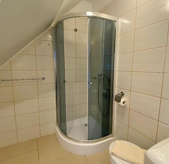 חדר אקונומי, Penzión Tiberia